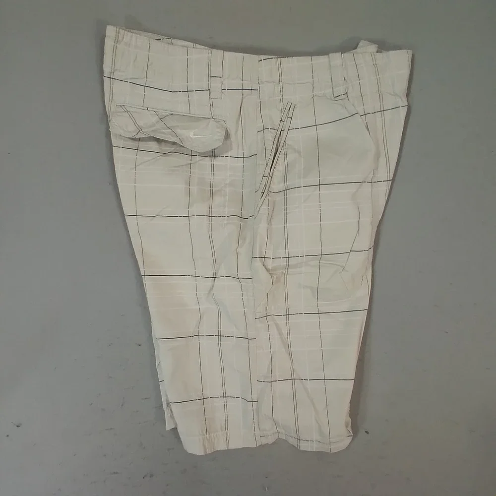 Nike Shorts men's 38 x 12 White plaid Athletic department Bermuda outdoor sports